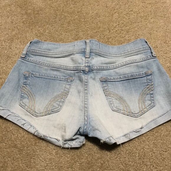𝅺HOLLISTER light blue shorts size 00. - Picture 3 of 7